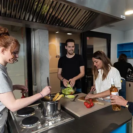 The People - Marais אכסניה