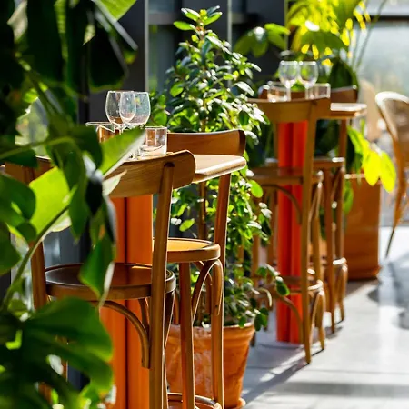 The People - Marais אכסניה