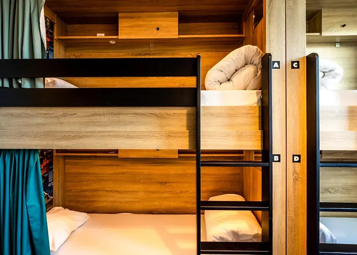 The People - Marais بيت شباب