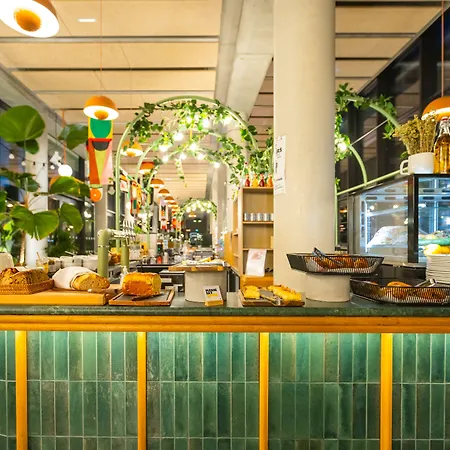 The People - Marais Paris