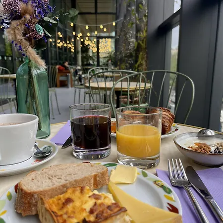 The People - Marais Albergue