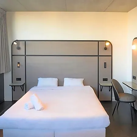 The People - Marais Hostel *