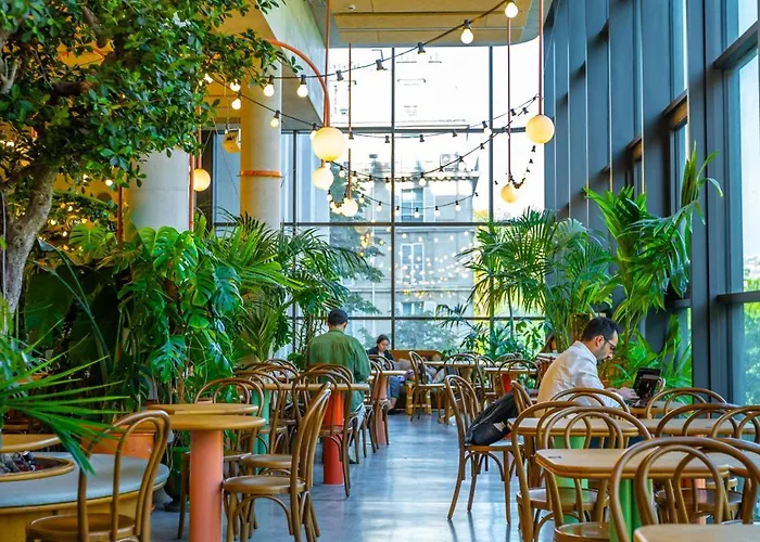 The People - Marais Hostel