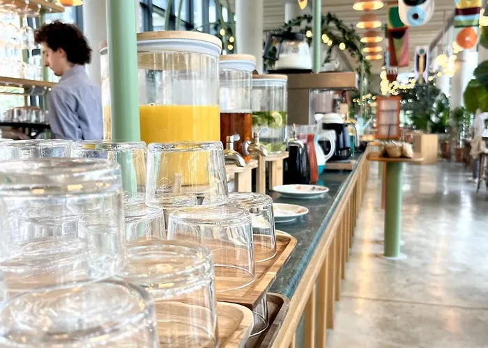 The People - Marais Paris