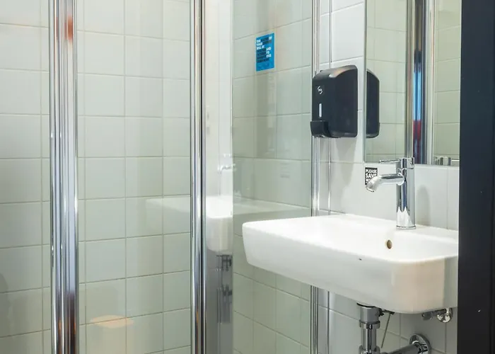 The People - Marais Hostel *