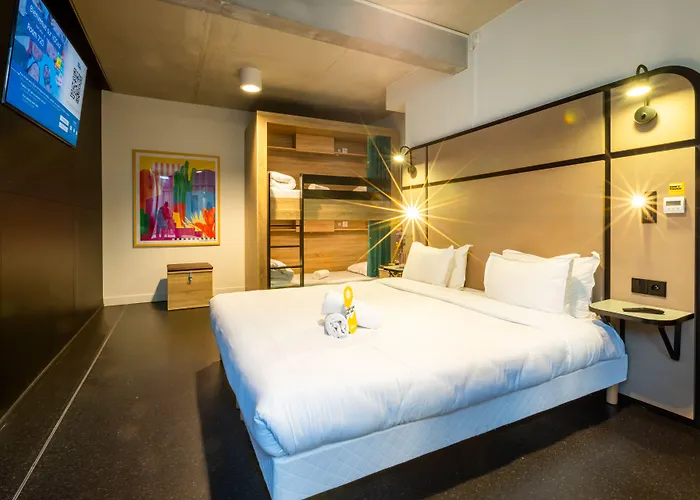 The People - Marais Hostel