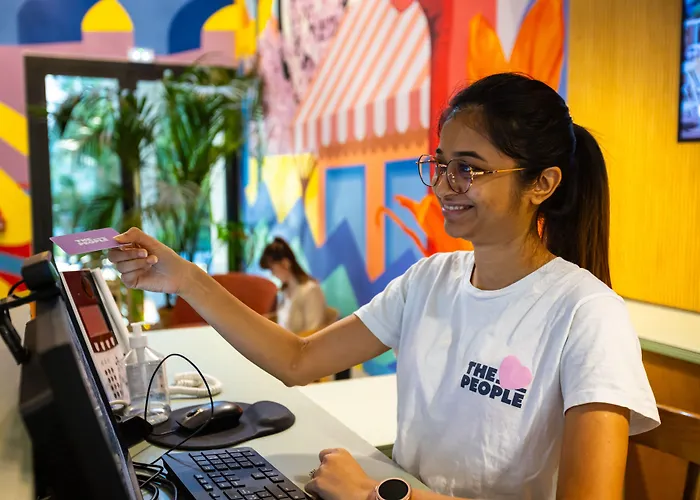 The People - Marais Hostel *