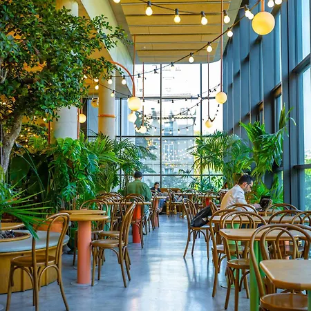 The People - Marais Hostel